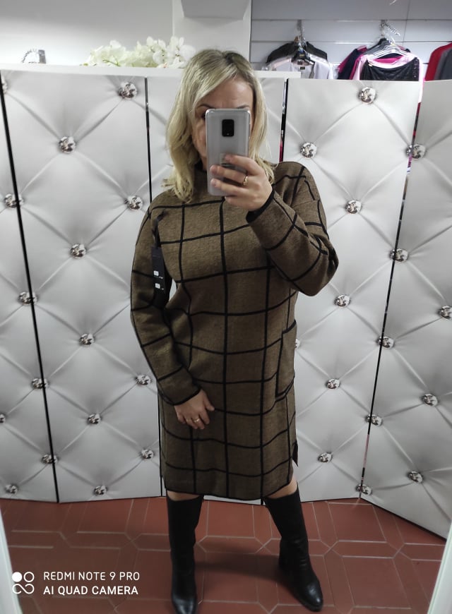Teplé úpletové dámské PLUS SIZE šaty kapučíno