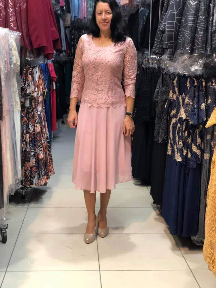 Elegantní šaty Adriana s sifonovou sukní ruzove