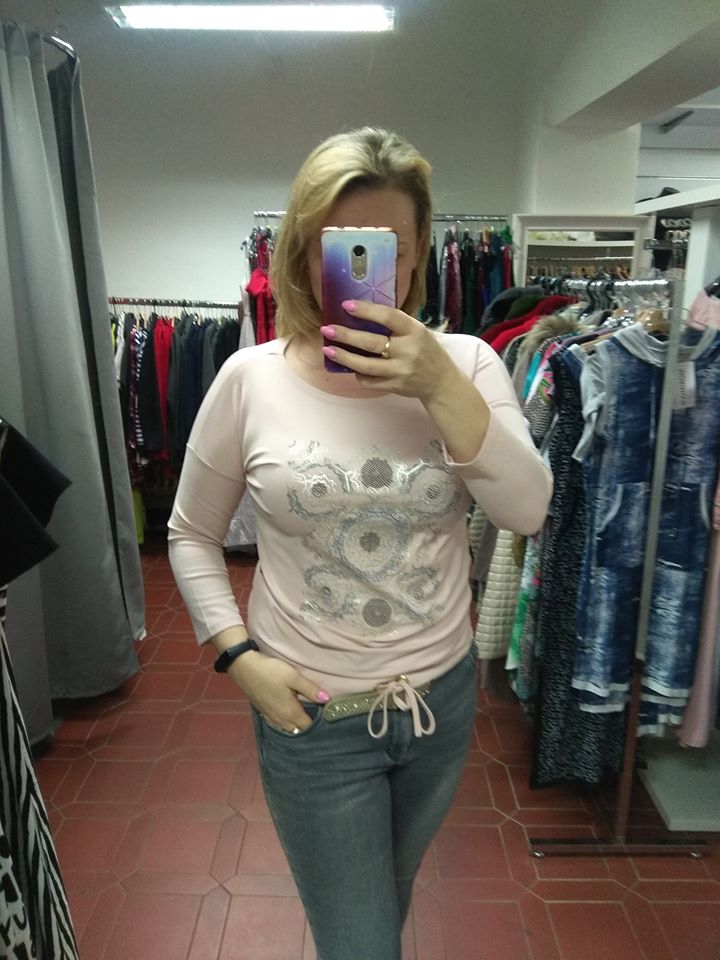 Dámské pudrové triko s aplikací