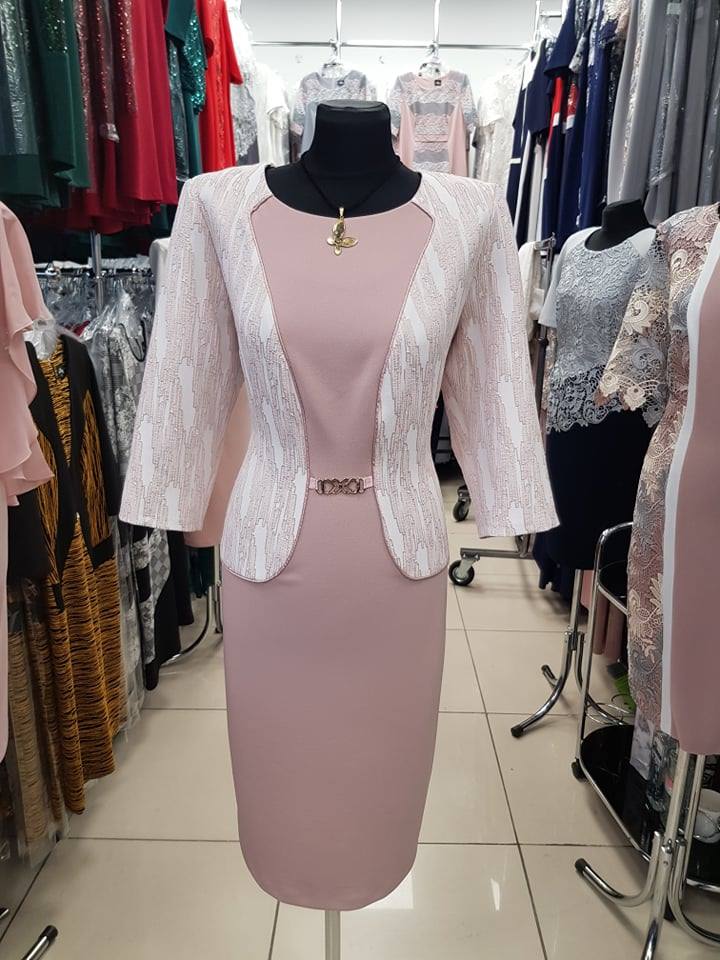 Dámské elegantní šaty s rukávem PLUS SIZE INFINITE pudrové