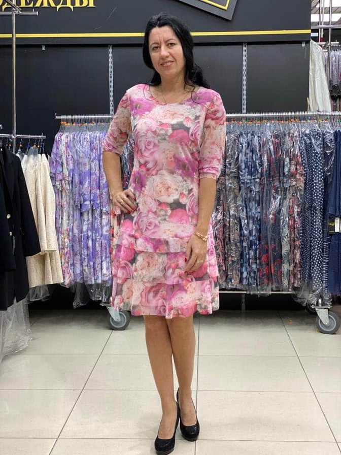 Elegantní šaty Judit růžové s květy