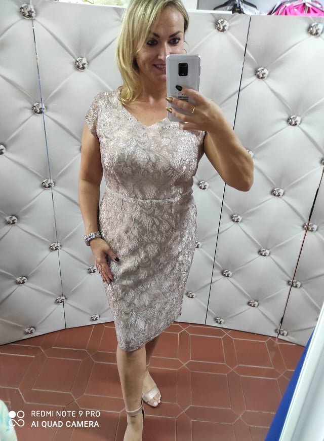 Luxusní elegantní šaty MERCE s krajkou pudrová
