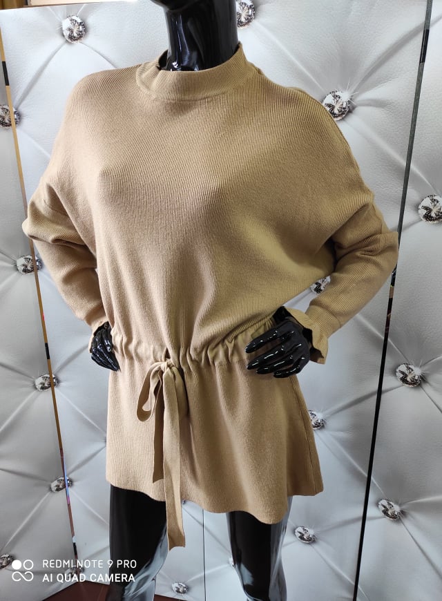 Dámská úpletová halenka se stojáčkem camel