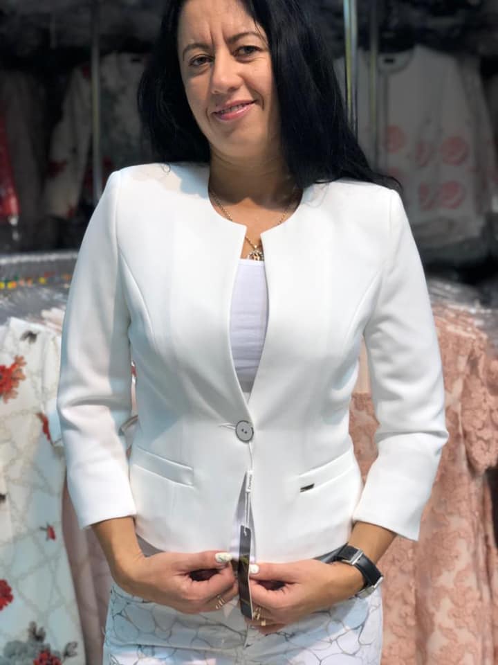 Dámské krátké PLUS SIZE sako bílé