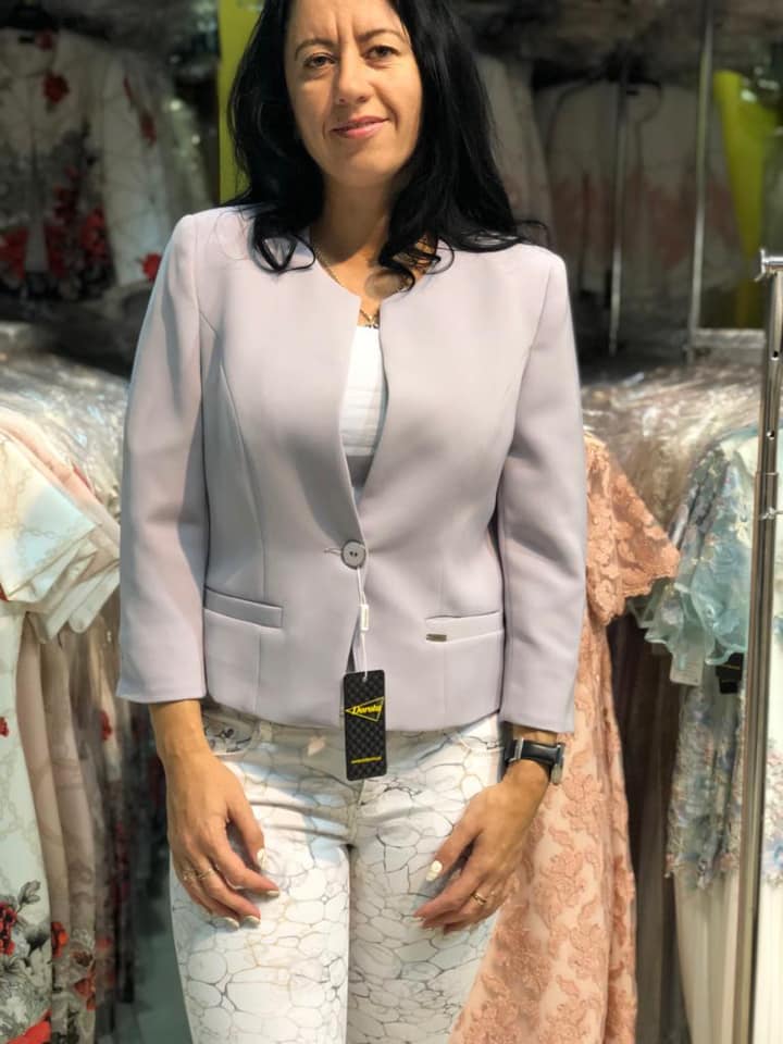 Dámské krátké PLUS SIZE sako šedé