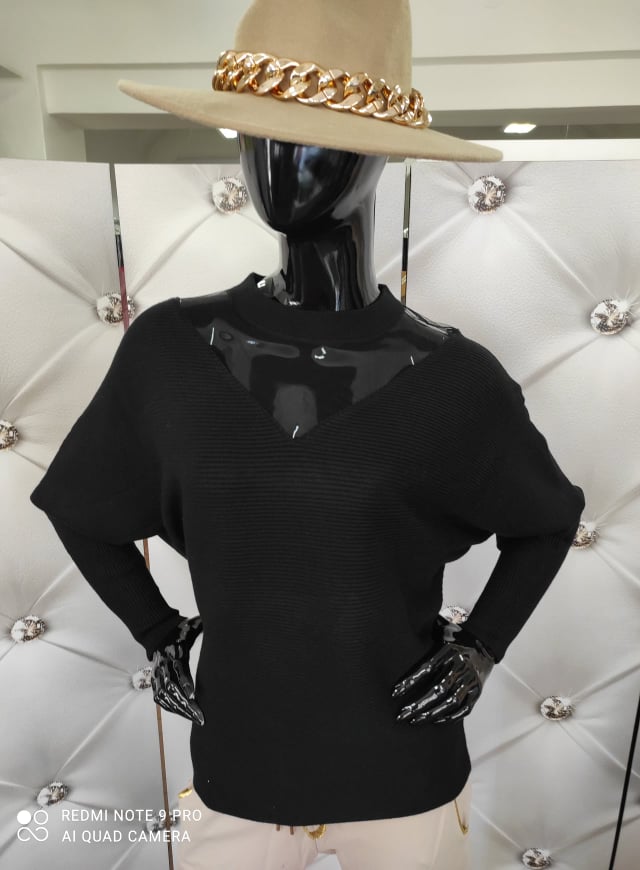 Stylová úpletová halenka černá