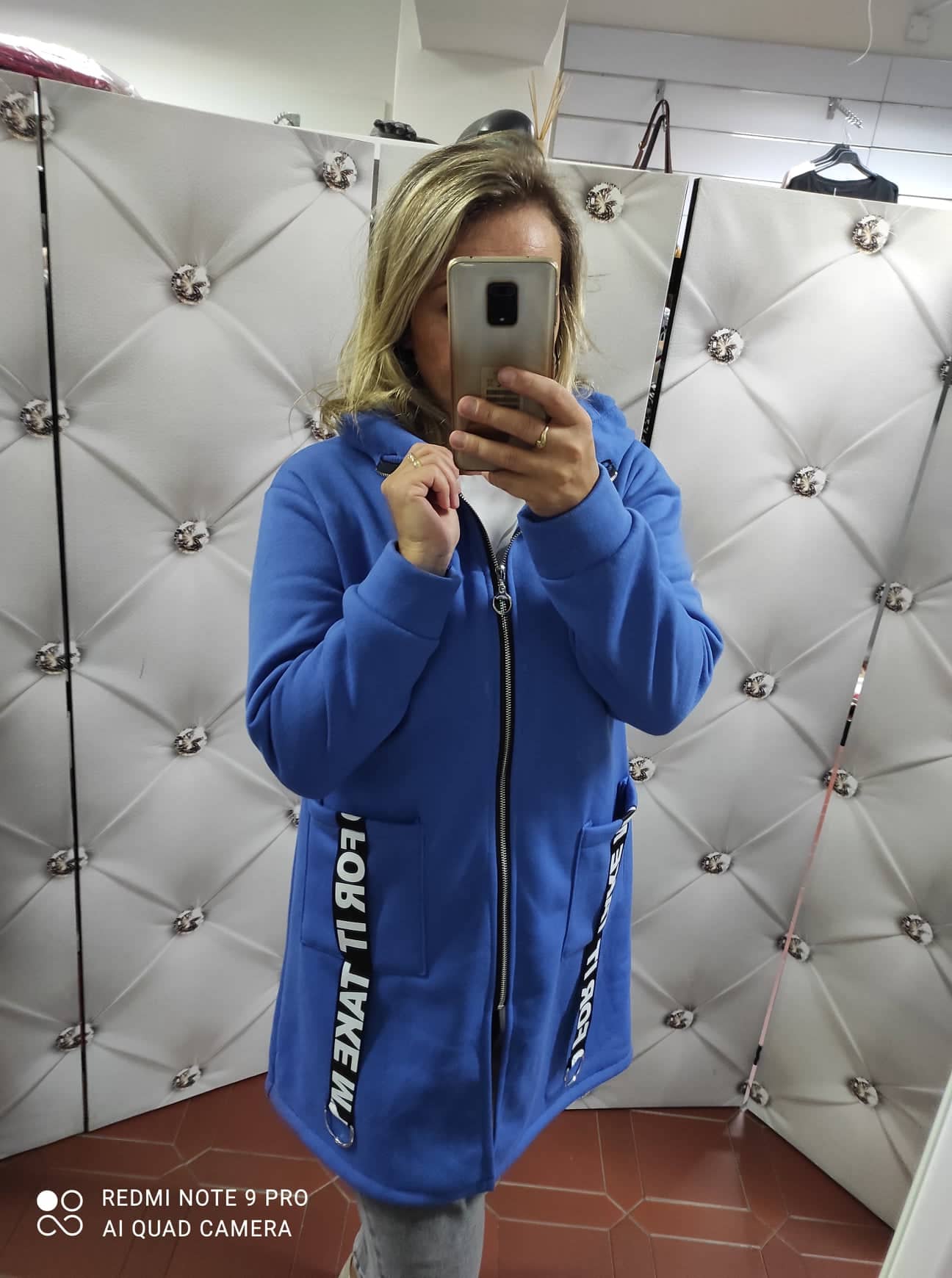 Stylová bavlněná bunda s kapucí královsky modrá