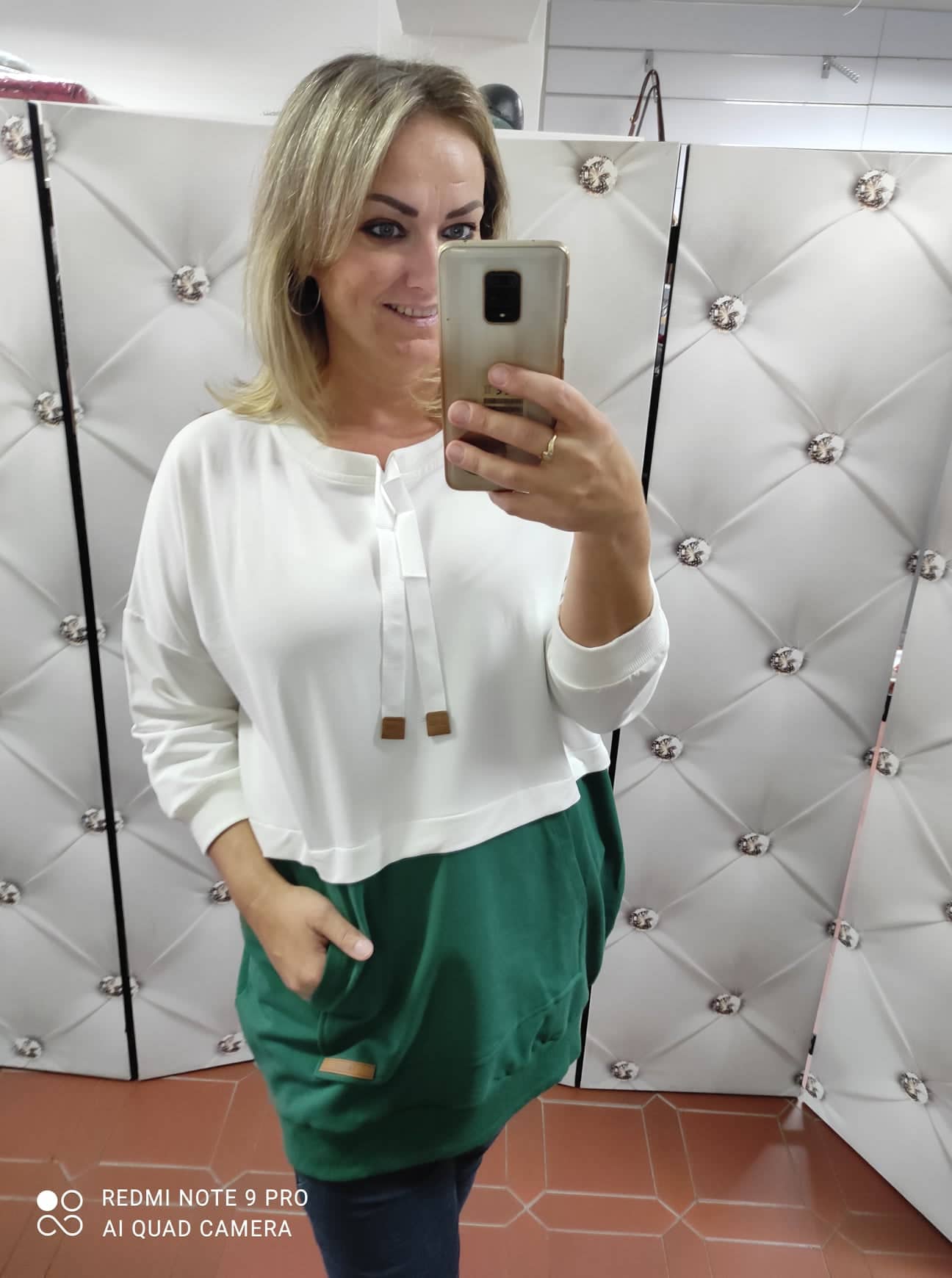OVESIZE mikina s klokaní kapsou zelená