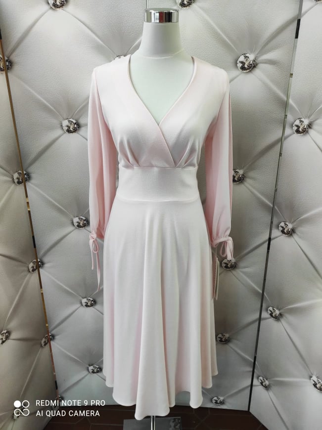 Elegantní dámské midi šaty Marselini 1977 jemné růžové