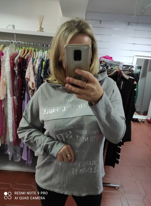 Bavlněné PLUS SIZE triko s kapucí šedé