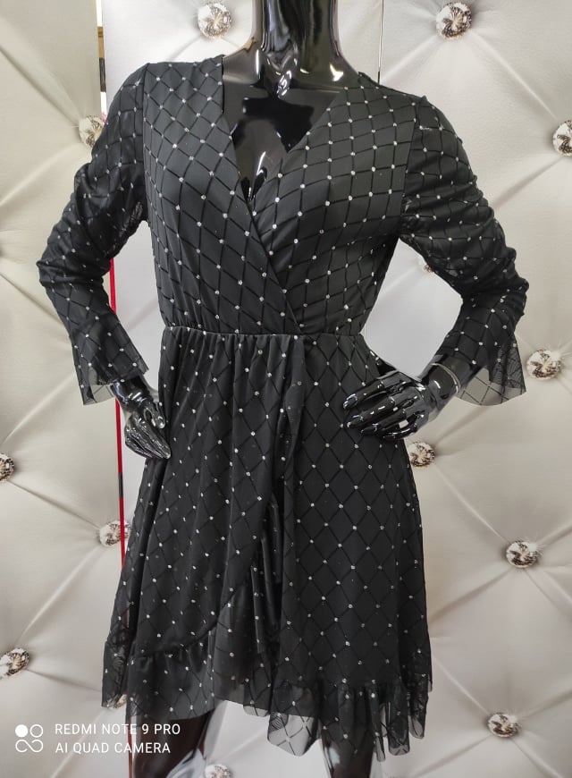 Elegantní dámské šaty černé se stříbrnými putníčky