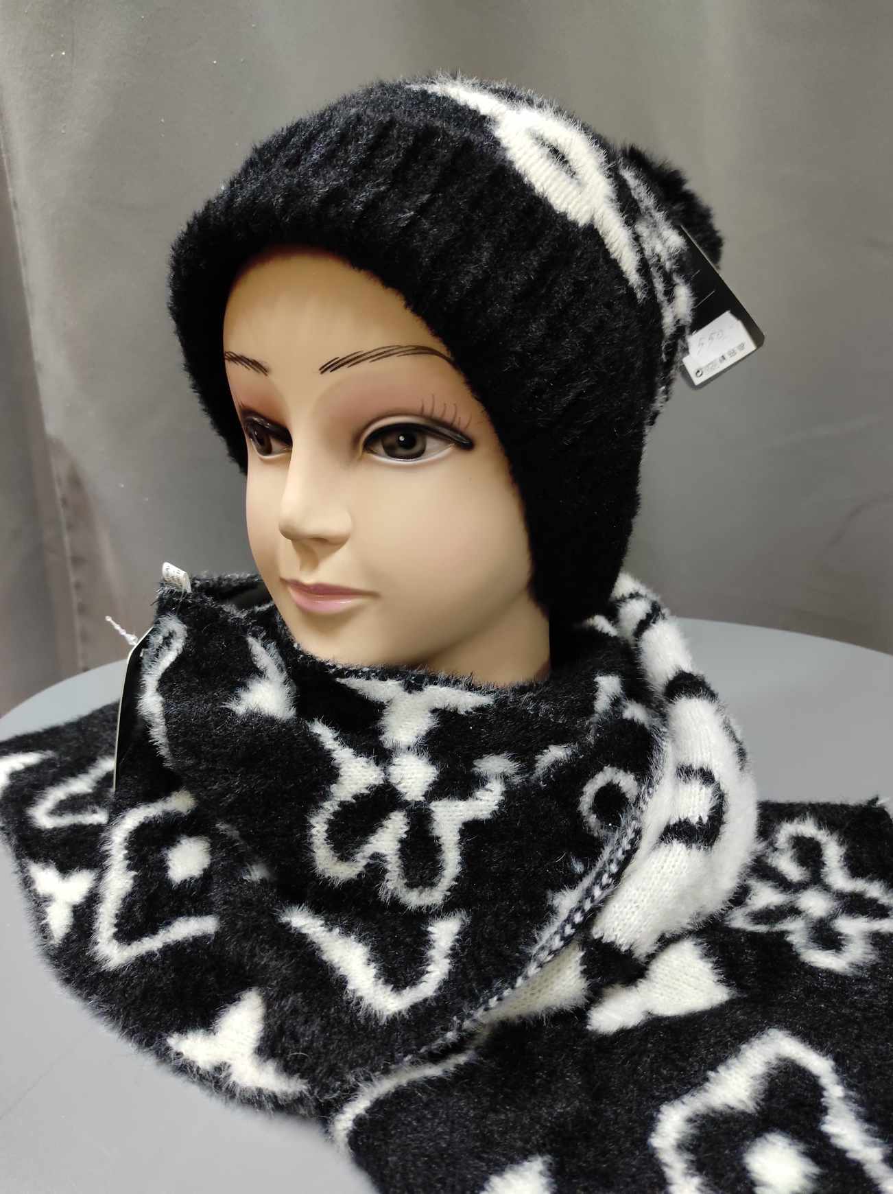 Dámský set čepice + šála černobílý