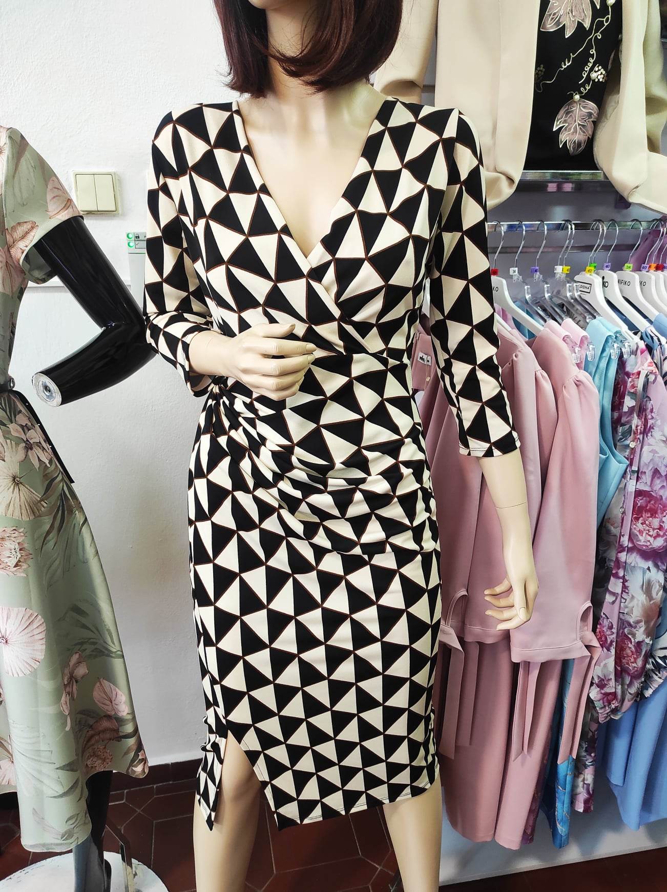 Elegantní šaty CRISTINA béžové