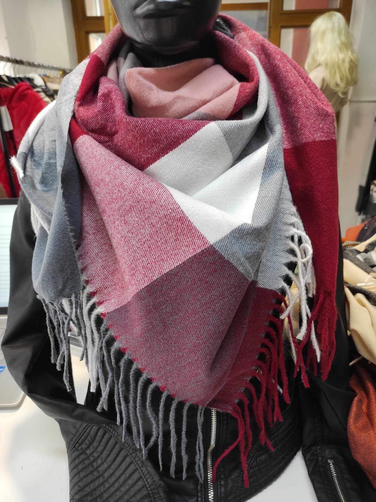 Dámská šála