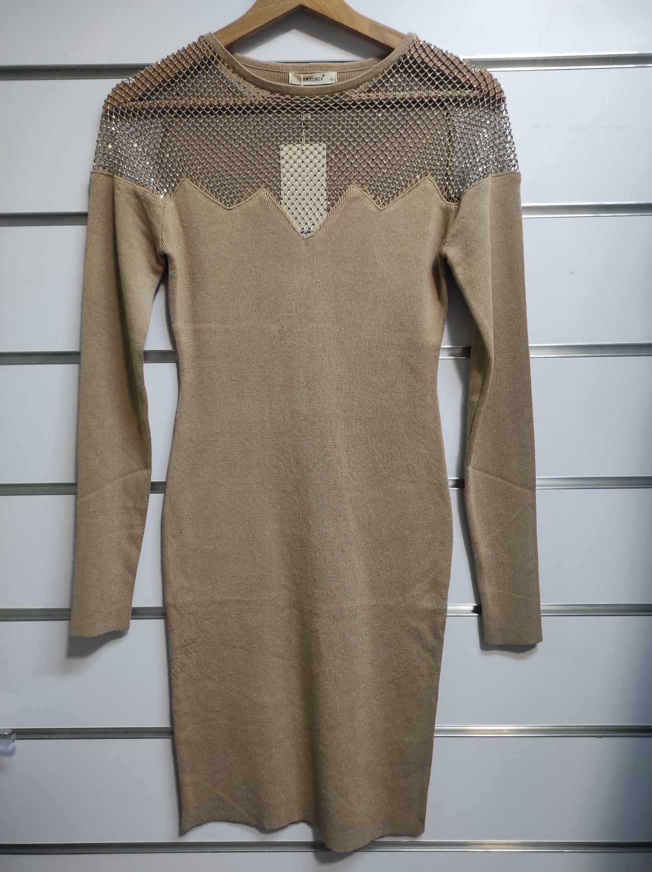 Dámské úpletové šaty bodycon béžové s kamínky