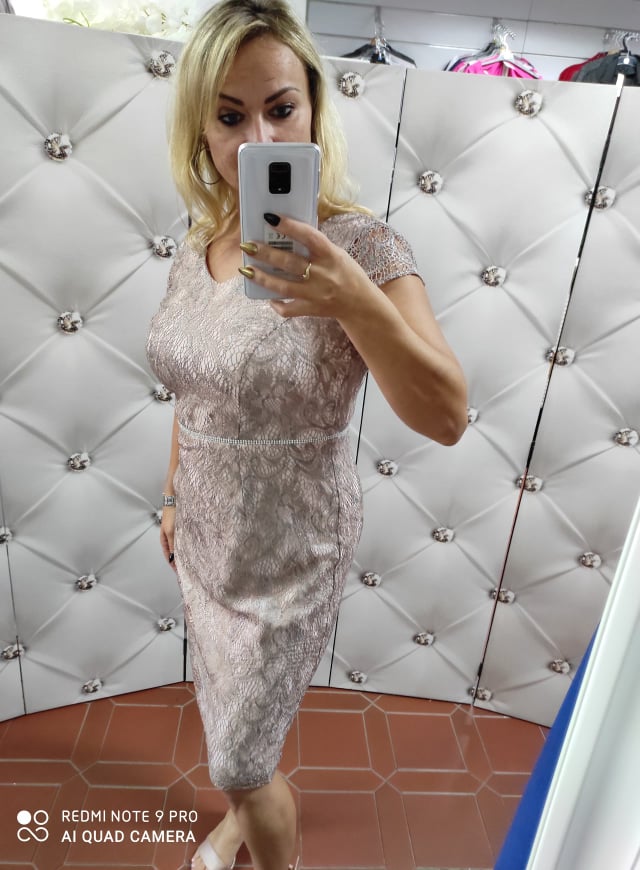 Luxusní elegantní šaty MERCE s krajkou pudrová