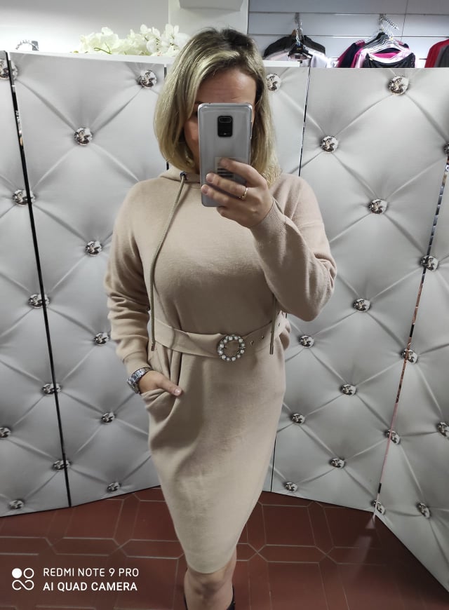 Teplé dámské oversize šaty béžové 50% viskóza