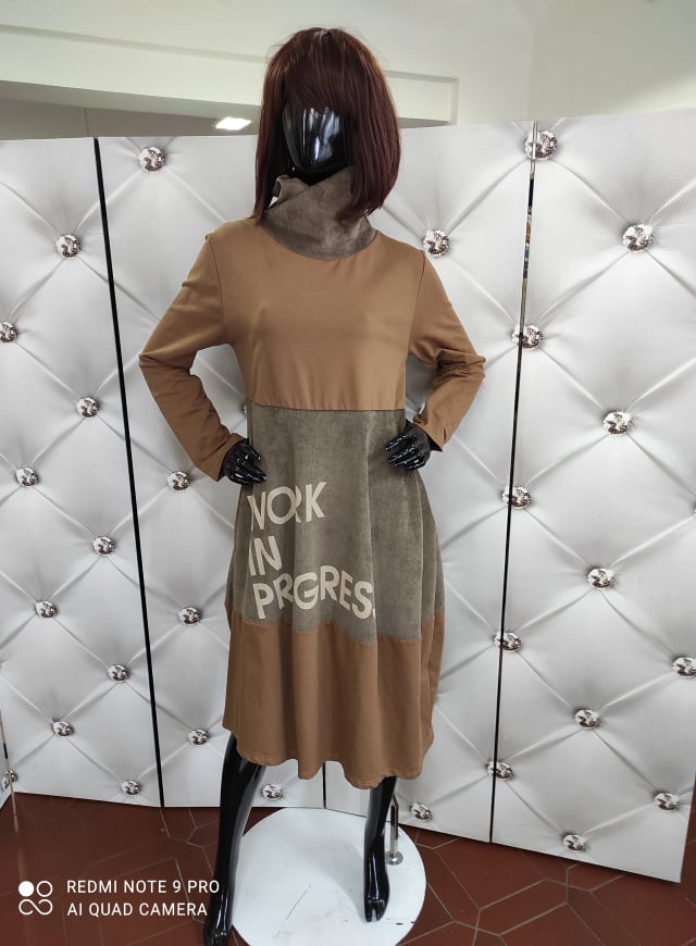 Plus size rolákové bavlněné šaty hnědé
