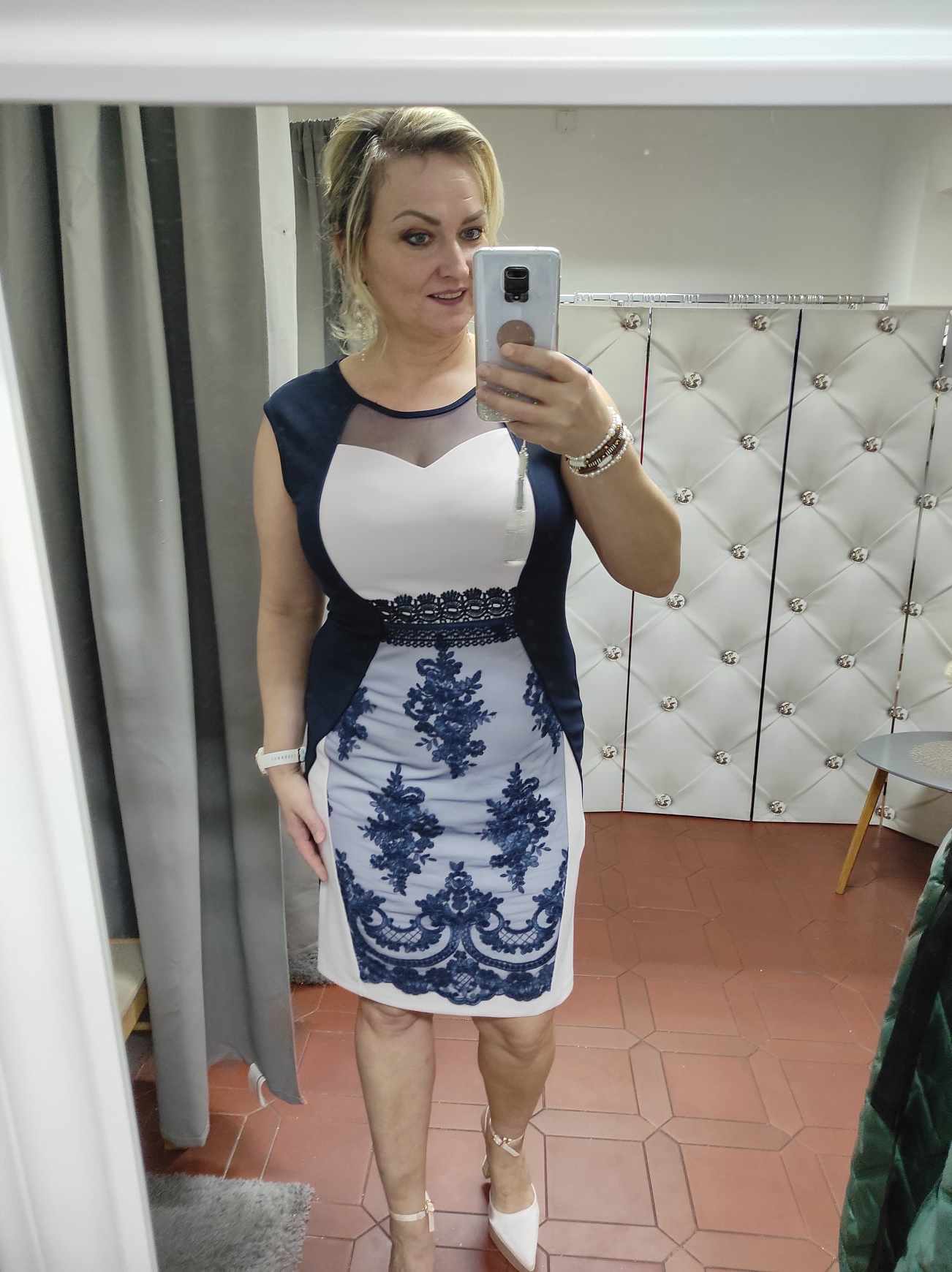 Elegantní dámské šaty LILI DE LUX tmavě modrá/pudrová