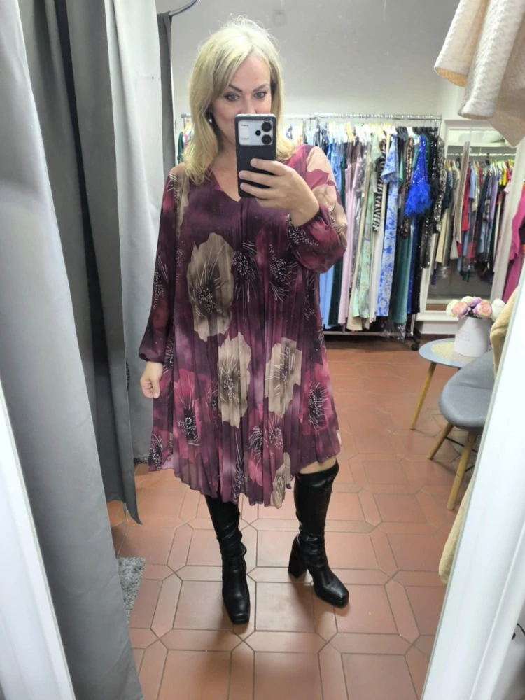 Dámské PLUS SIZE šifonové plisované šaty vínové