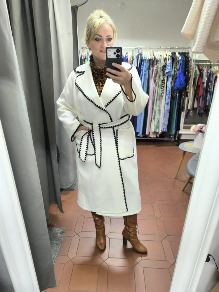 Dámský stylový PLUS SIZE kabát krémový