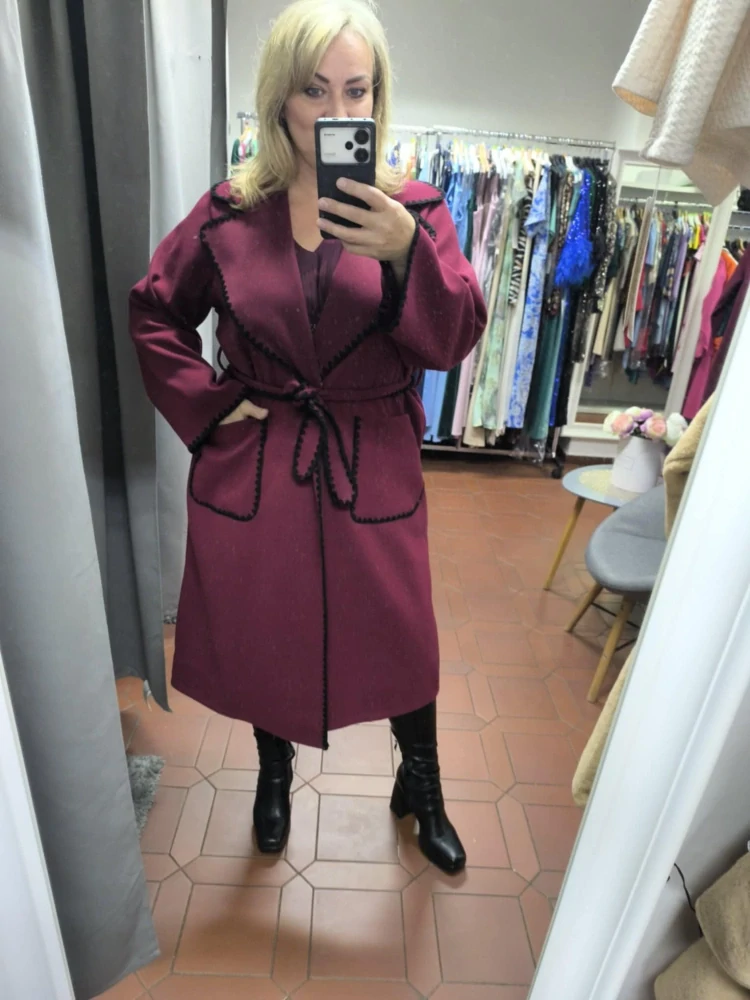 Dámský stylový PLUS SIZE kabát vínový