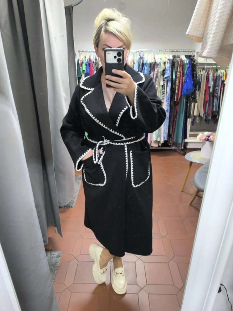 Dámský stylový PLUS SIZE kabát černý