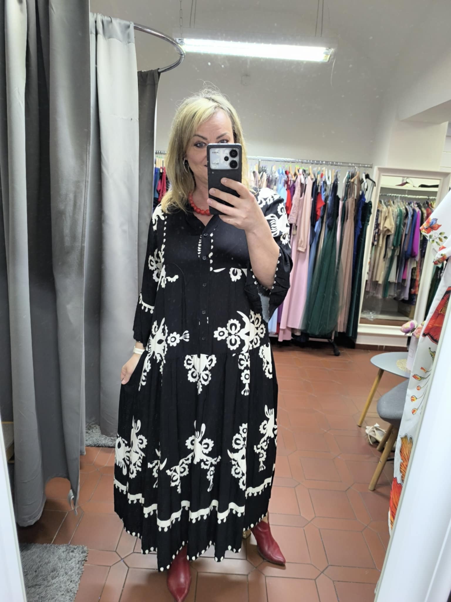 Lehké košilové PLUS SIZE šaty černé