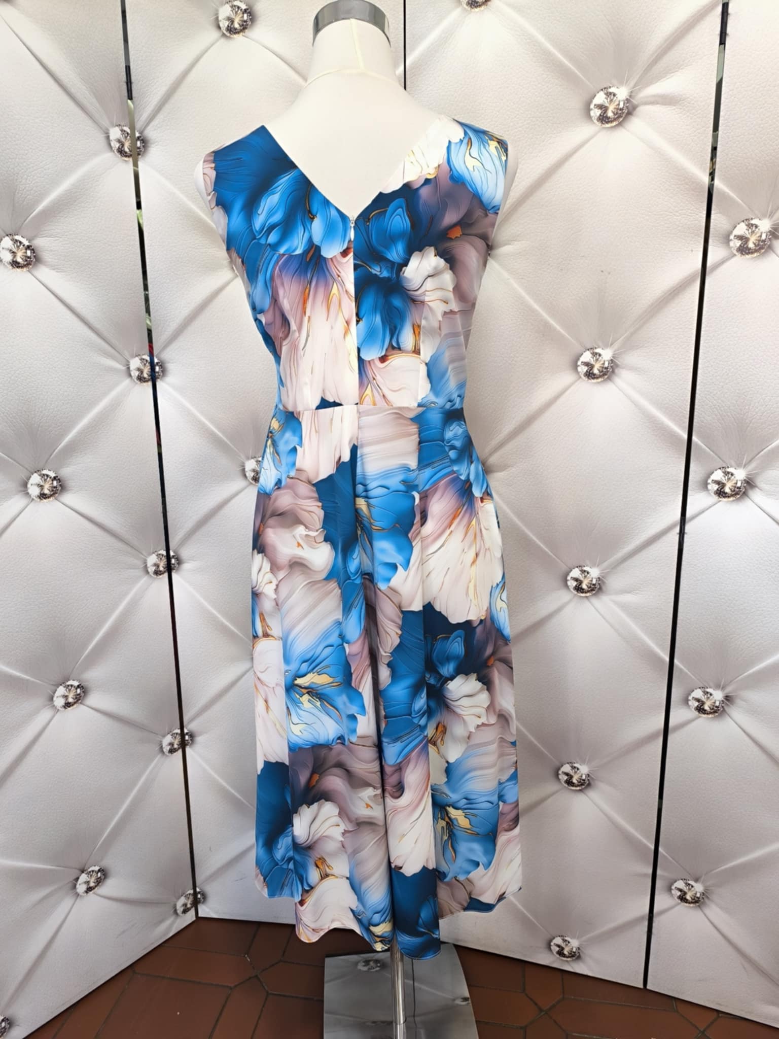 Elegantní midi šaty DONA barevné