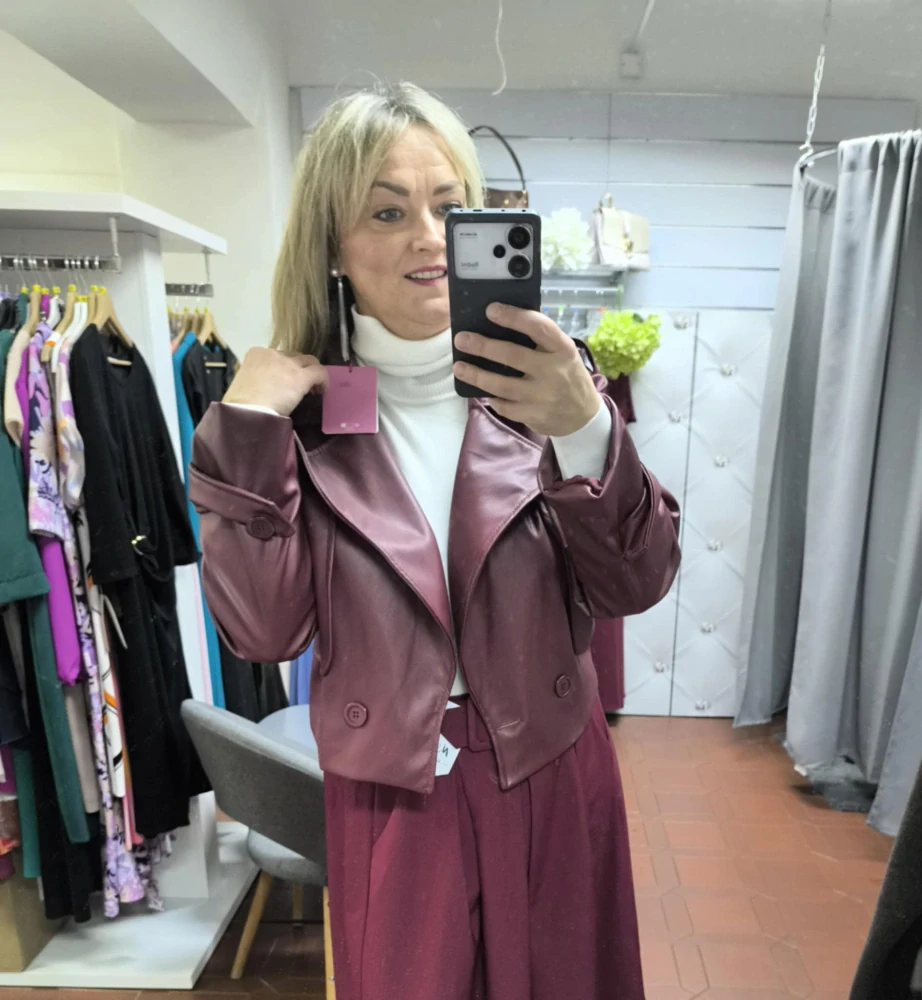 Stylová koženková bunda vínová