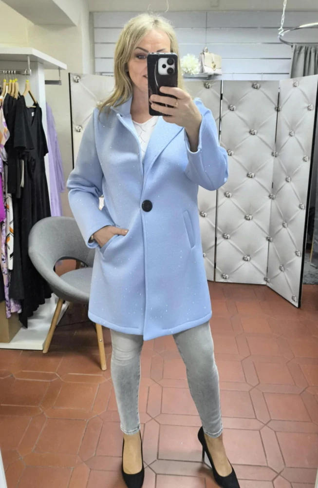 Dámský elegantní kabát nebesky modrý s kamínky