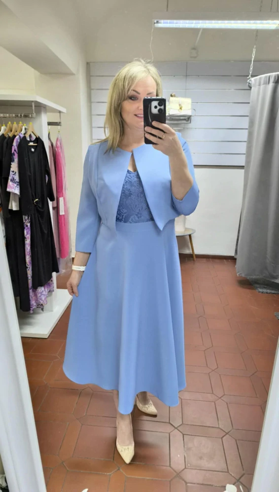 Společenské šaty s krajkovým živůtkem a kolovou sukní – světle modré + sáčko