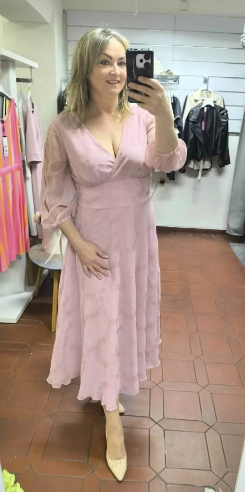 Pudrově růžové šifonové šaty ROMANTIK s překládaným výstřihem