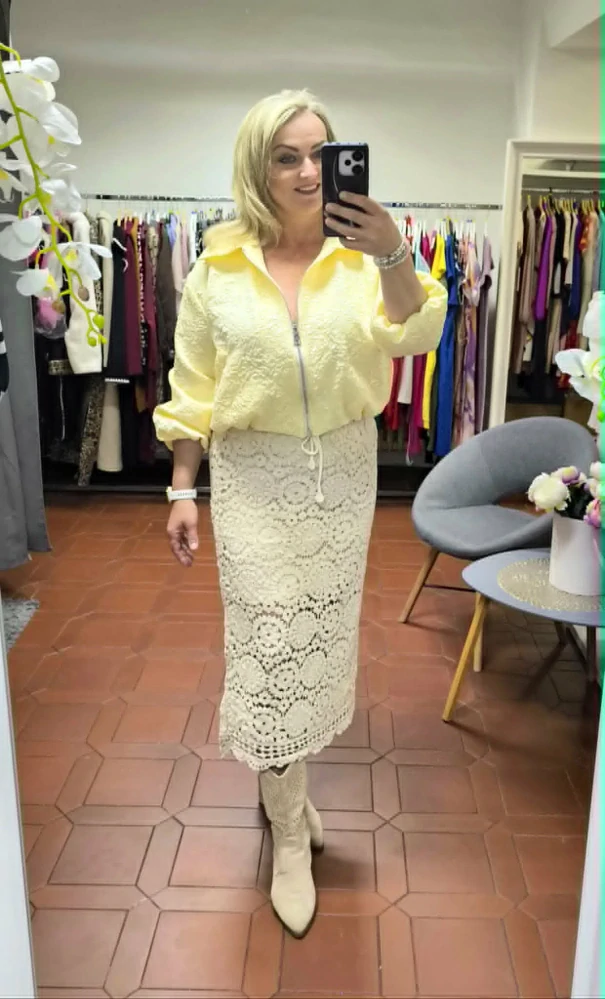 Háčkovaná midi sukně v boho stylu – krémová