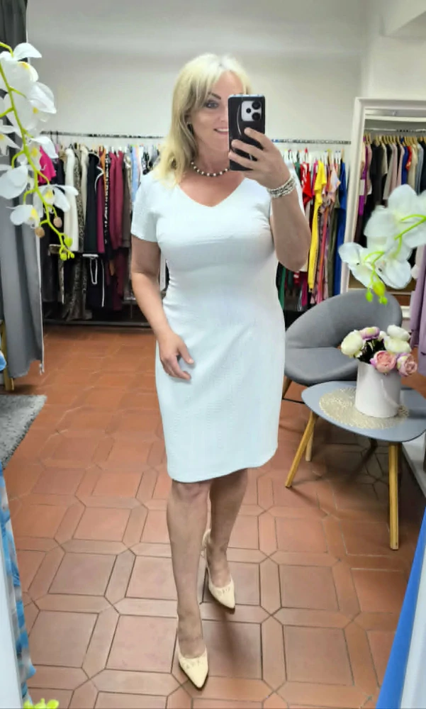 Elegantní pouzdrové dámské šaty 2427 světle šedé ke kolenům