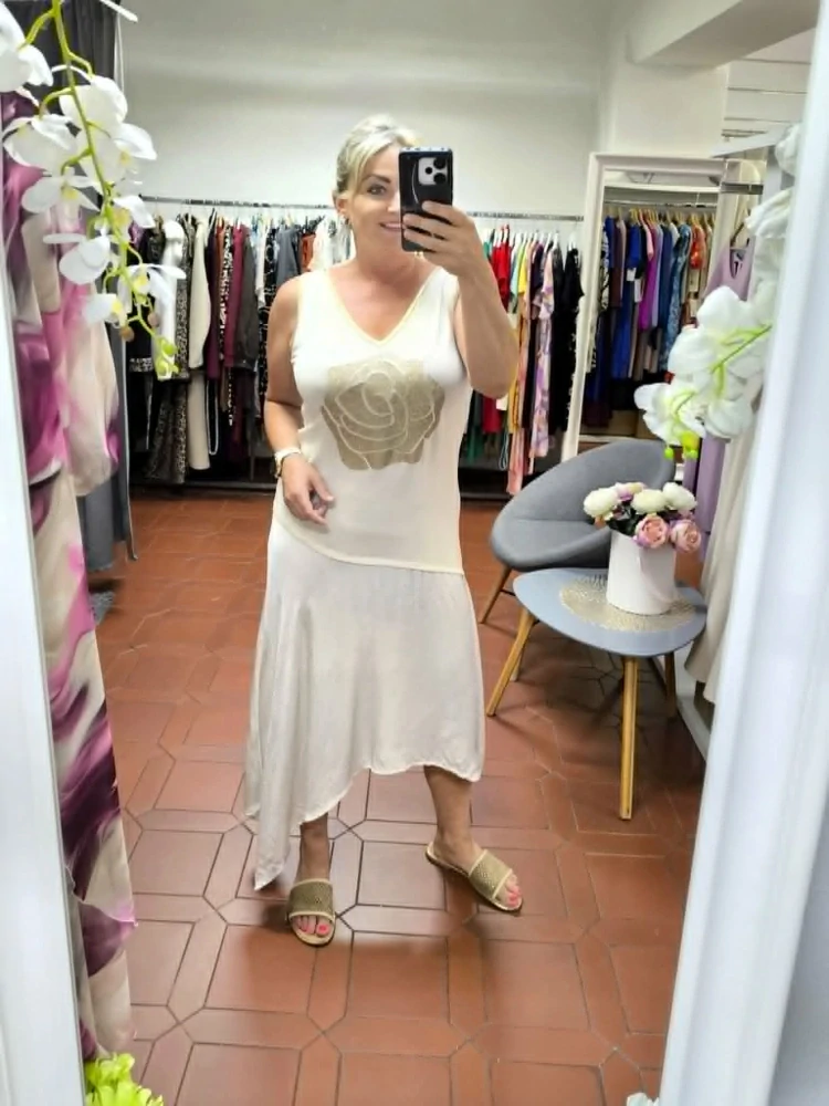 Lehké letní šaty béžové