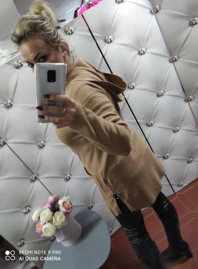 Dámský oversize svetr camel