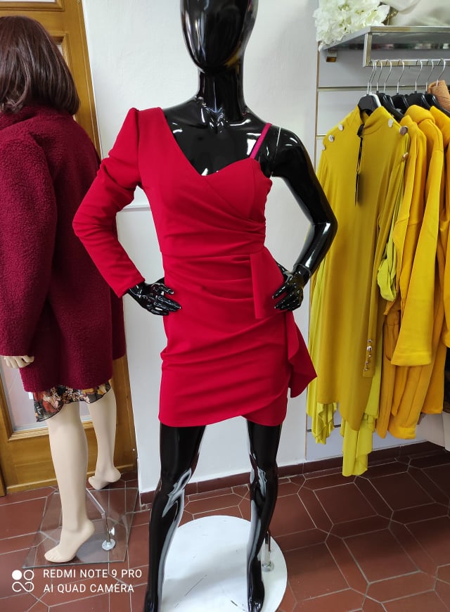 Krátké sexy šaty červené