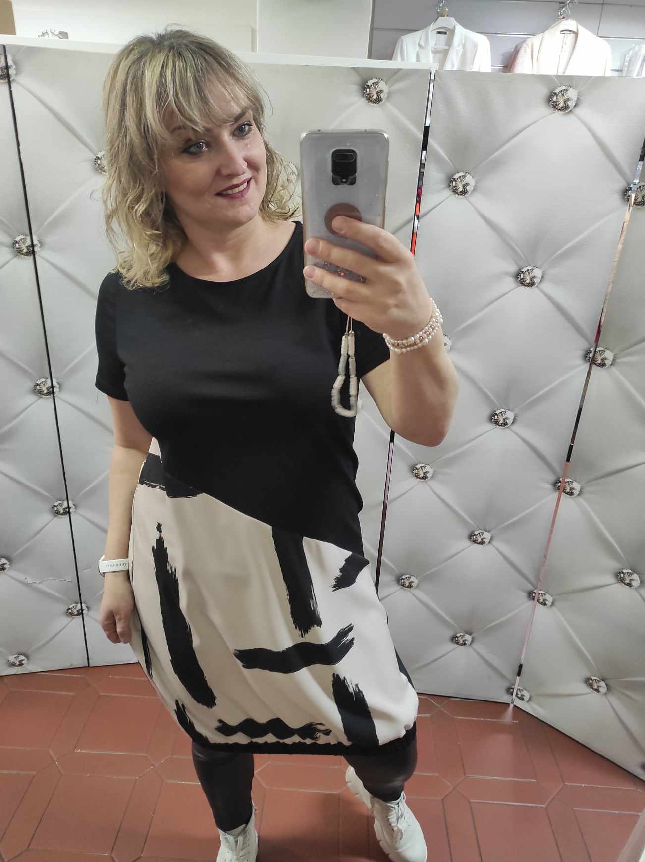 Dámské šaty LILI černobéžové