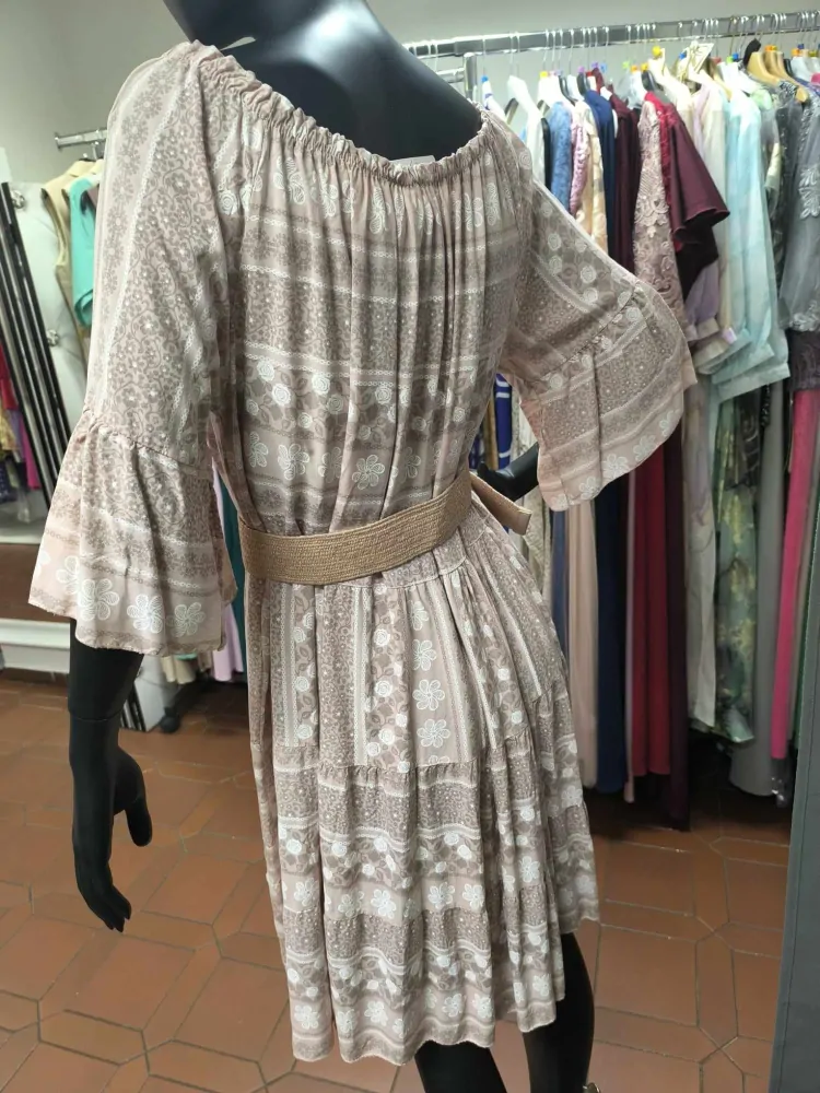 Krátké boho šaty pudrové