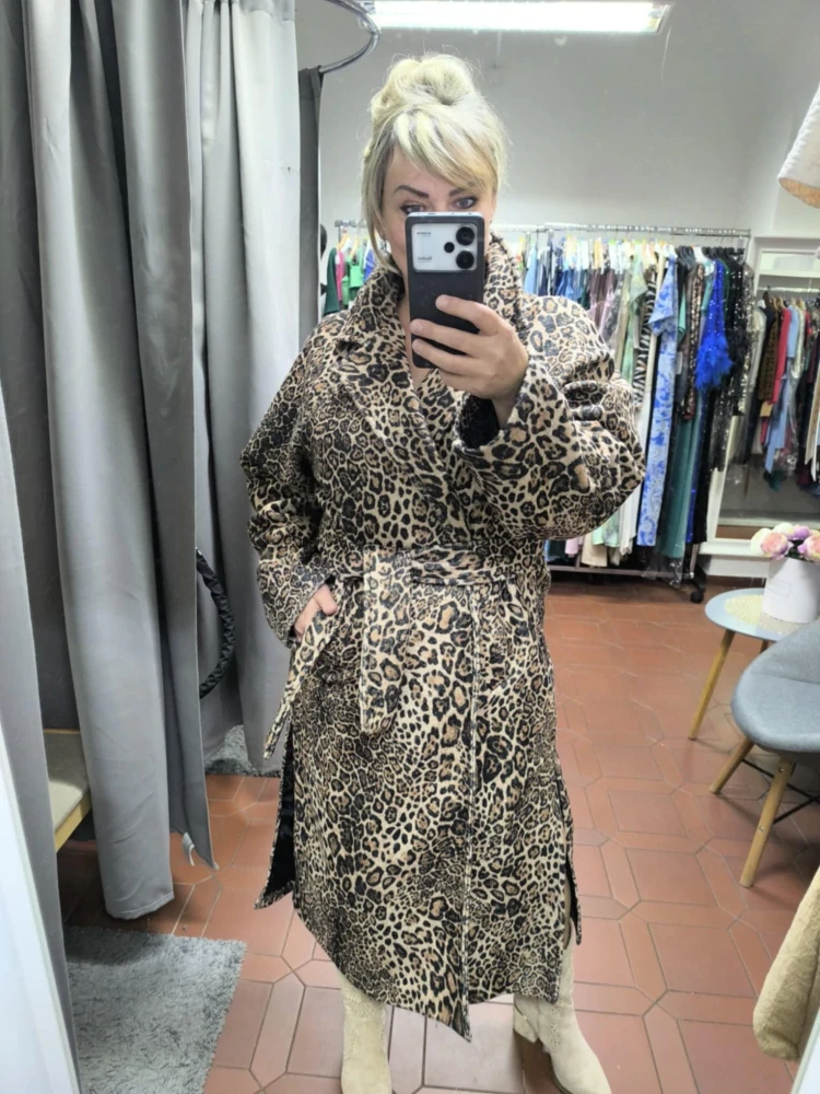 Dámský PLUS SIZE kabát leopardí
