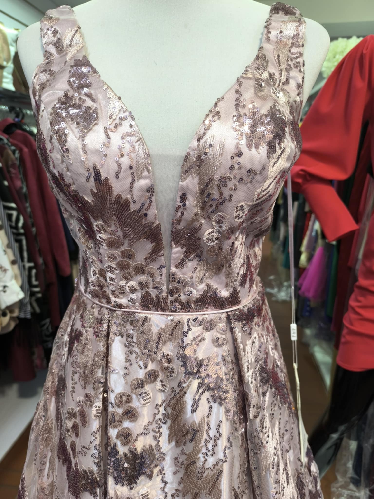 Dlouhé společenské šaty MIA pudrové