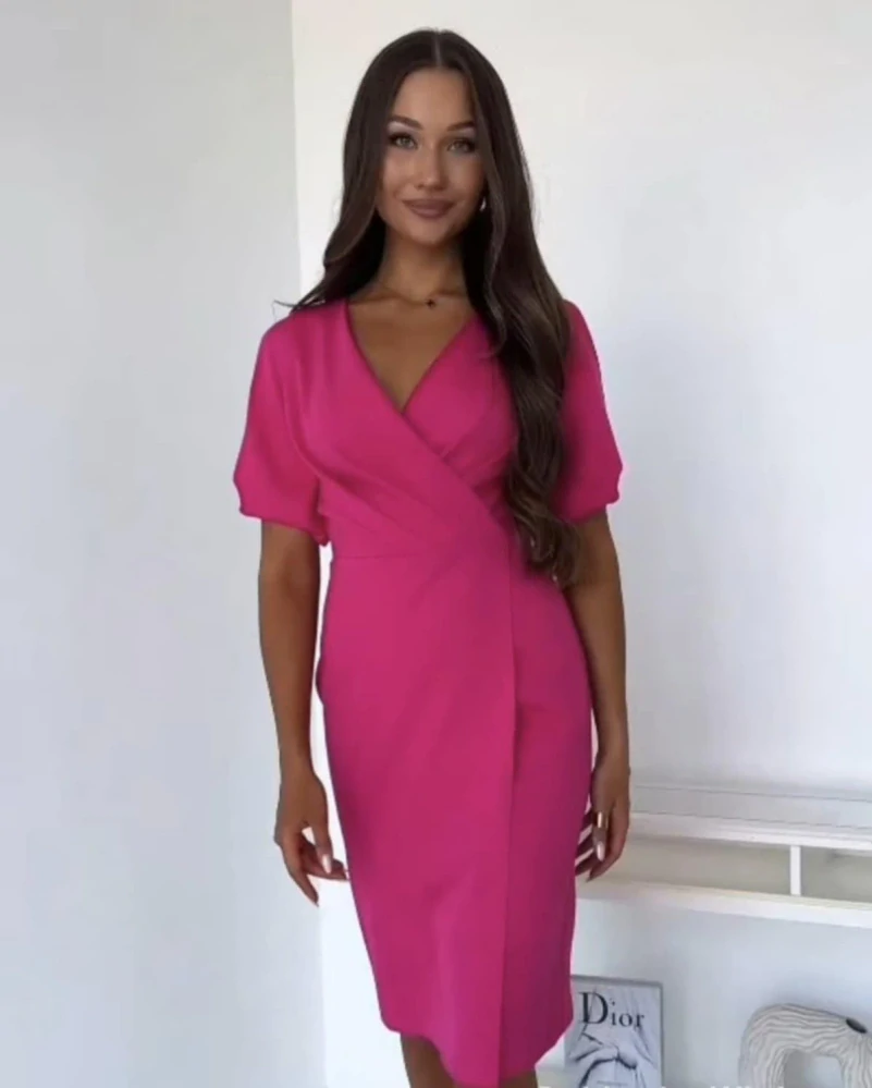 Elegantní pouzdrové šaty WIOLETTA v barvě magenta