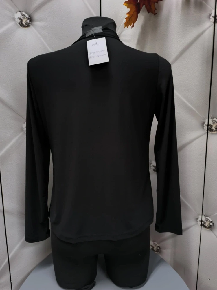 Elegantní halenka s vodou černá