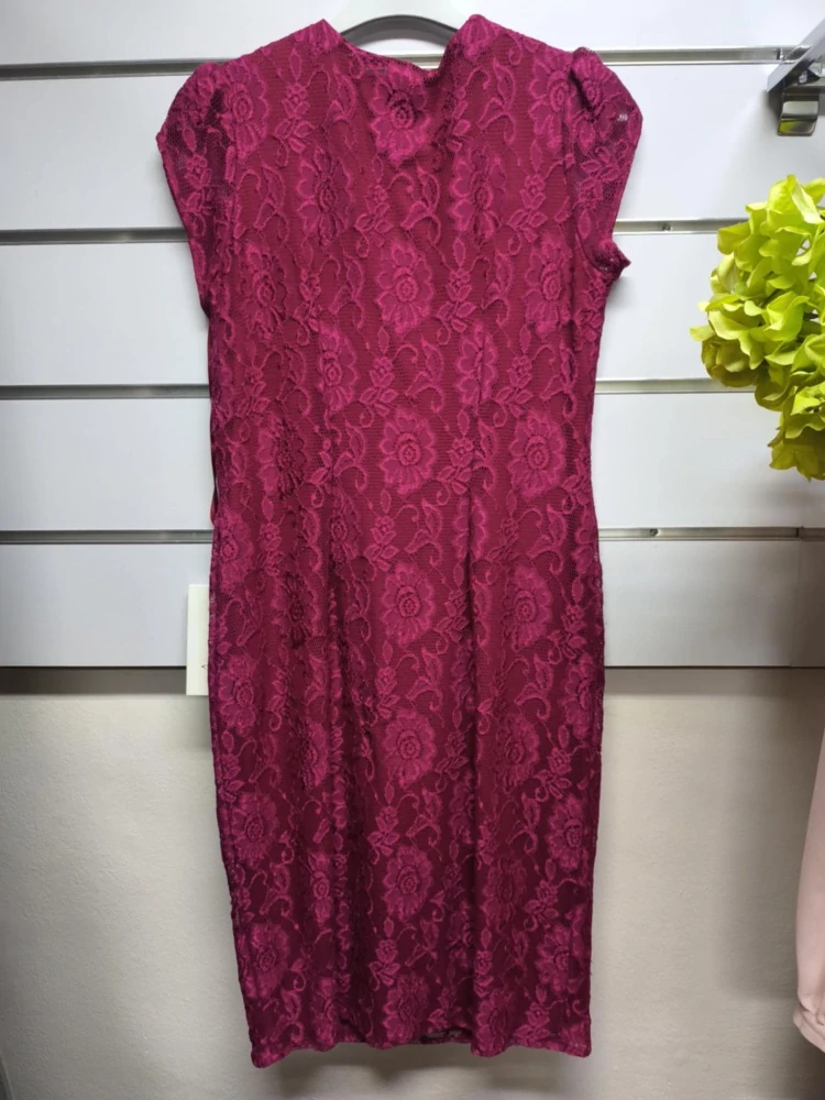 Pouzdrové krajkové šaty LISA bordó