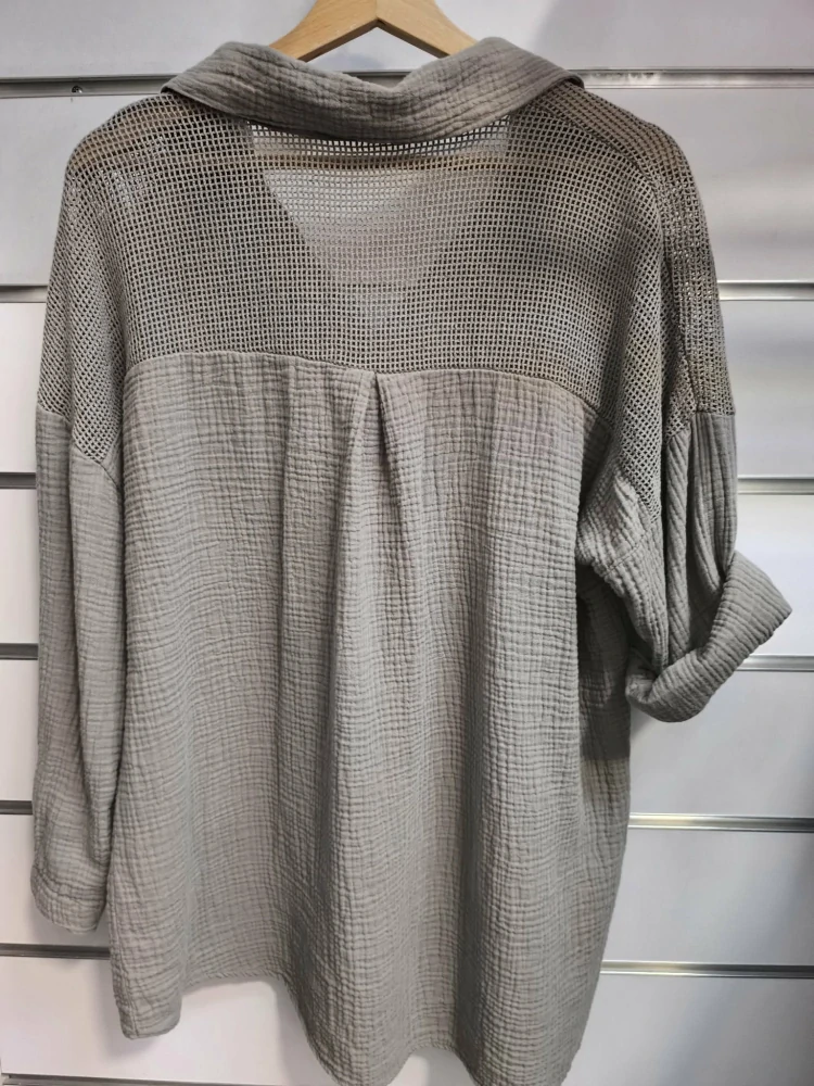 Mušelínová oversize košile se síťovanými detaily – kávová