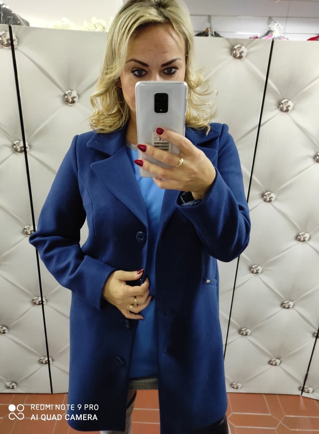 Elegantní dámský kabát tmavě modrý