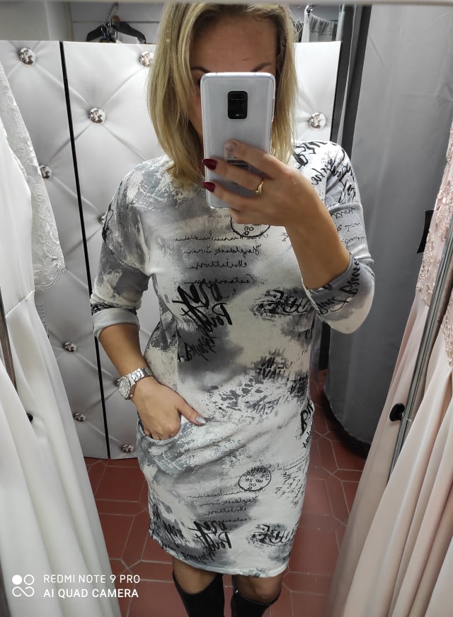 Dámské každodenní šaty bílošedé