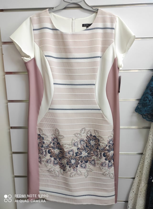 Elegantní pouzdrové šaty ROSE pudrovobílé