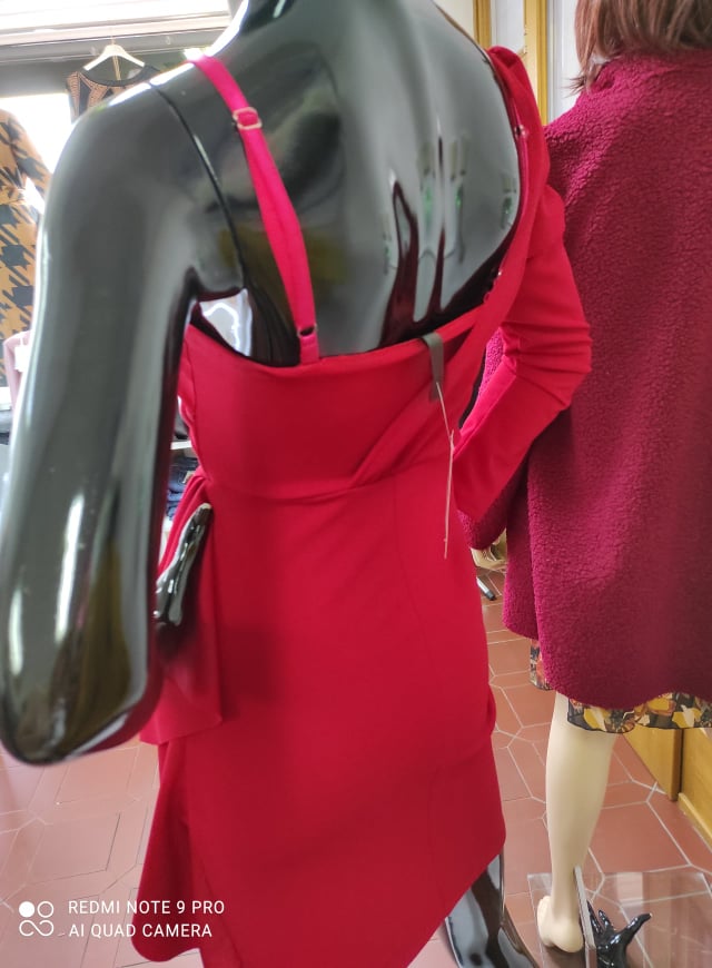 Krátké sexy šaty červené